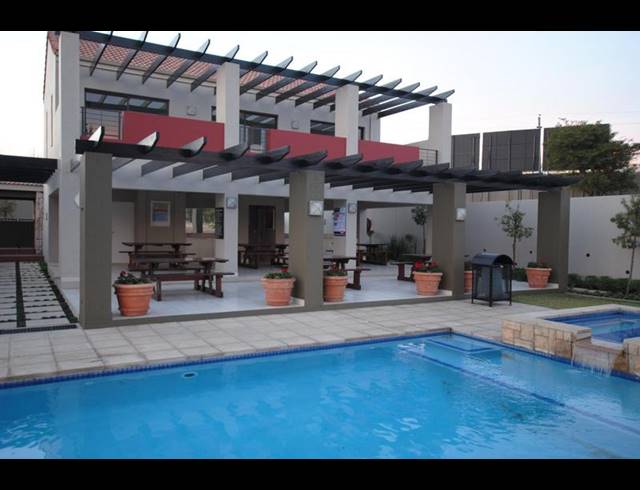 2 BEDROOM APARTMENT FOR SALE IN FOURWAYS
